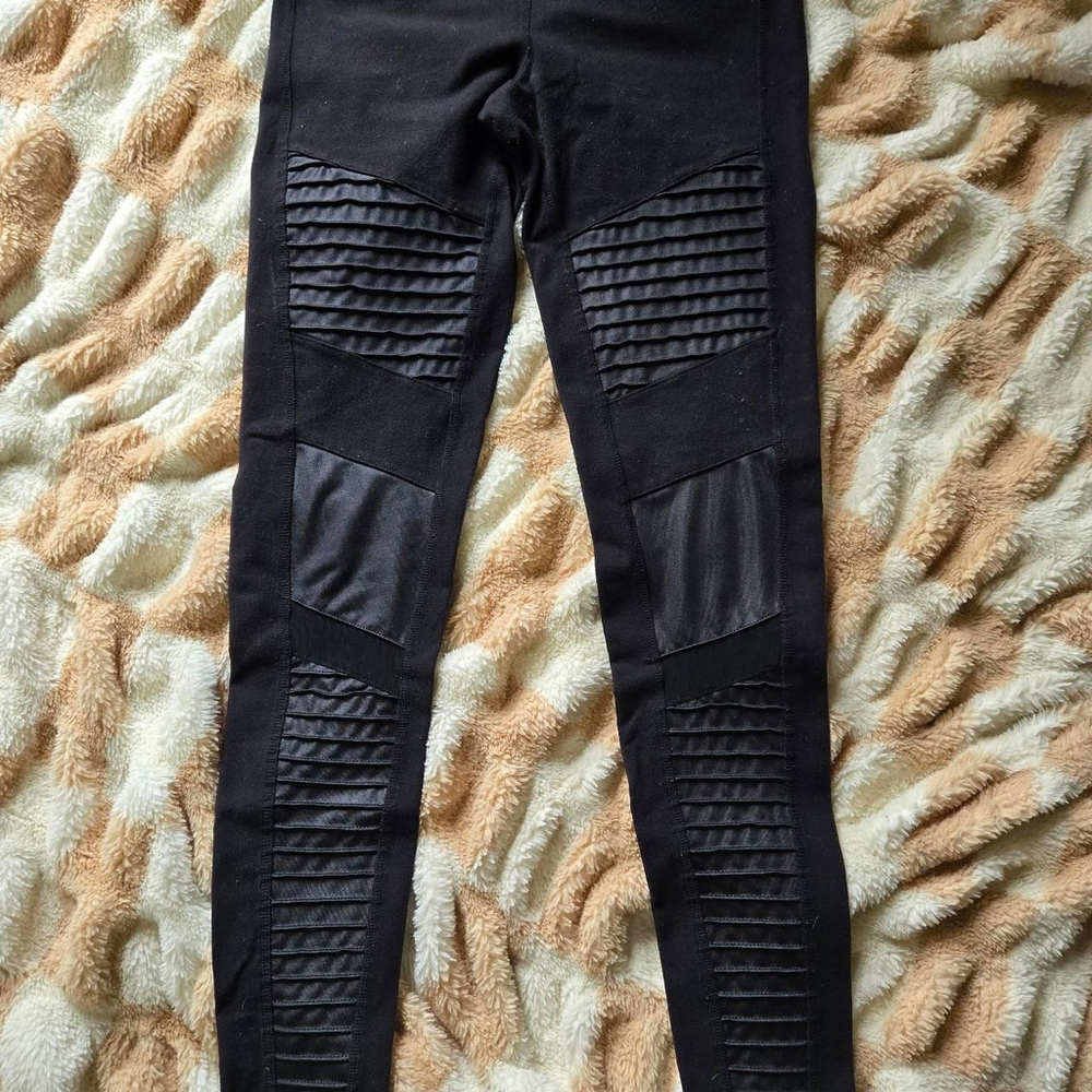 best for size medium Alo black leggings #leatherlook